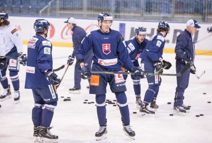 Ďaloga sa vrátil do známeho prostredia. Zatiaľ na skúšku